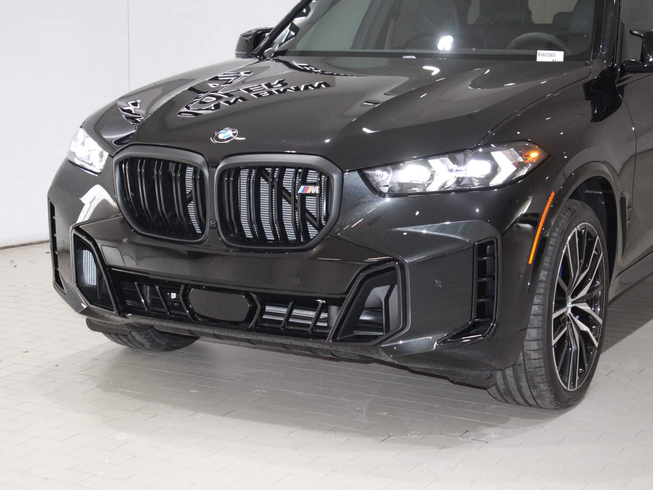 2026 BMW X5 M60i
