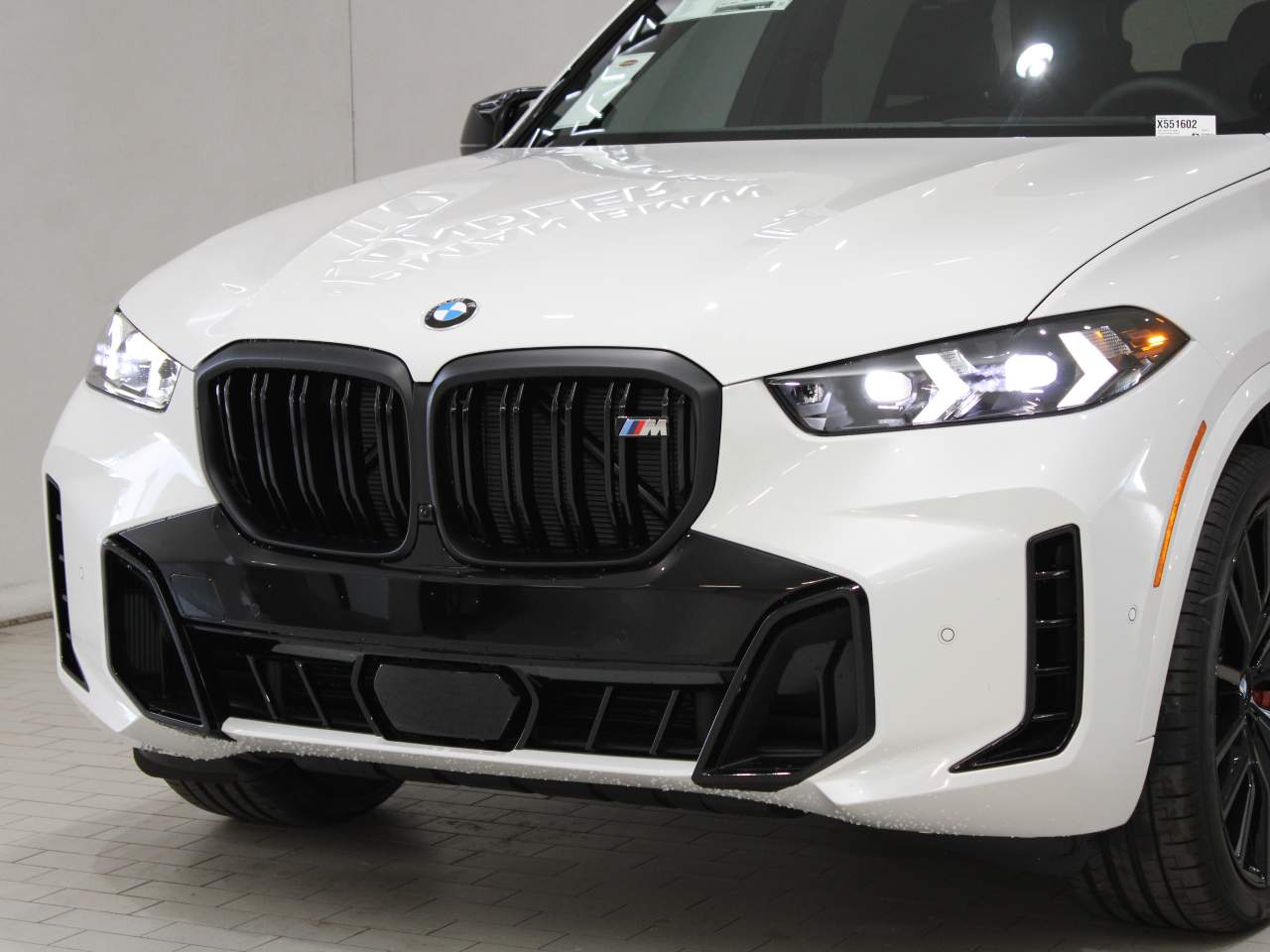 2025 BMW X5 M60i