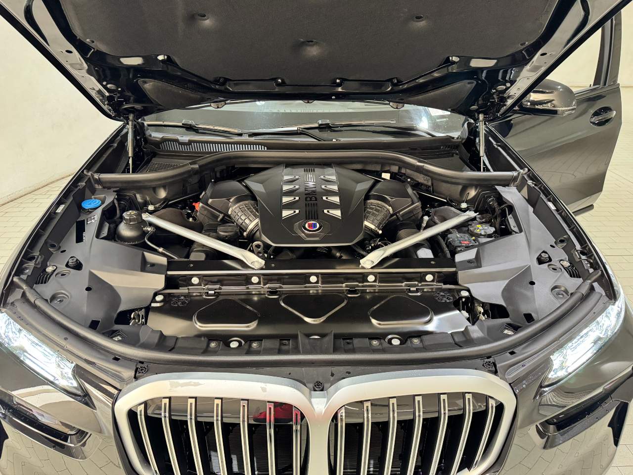 2026 BMW X7 ALPINA XB7