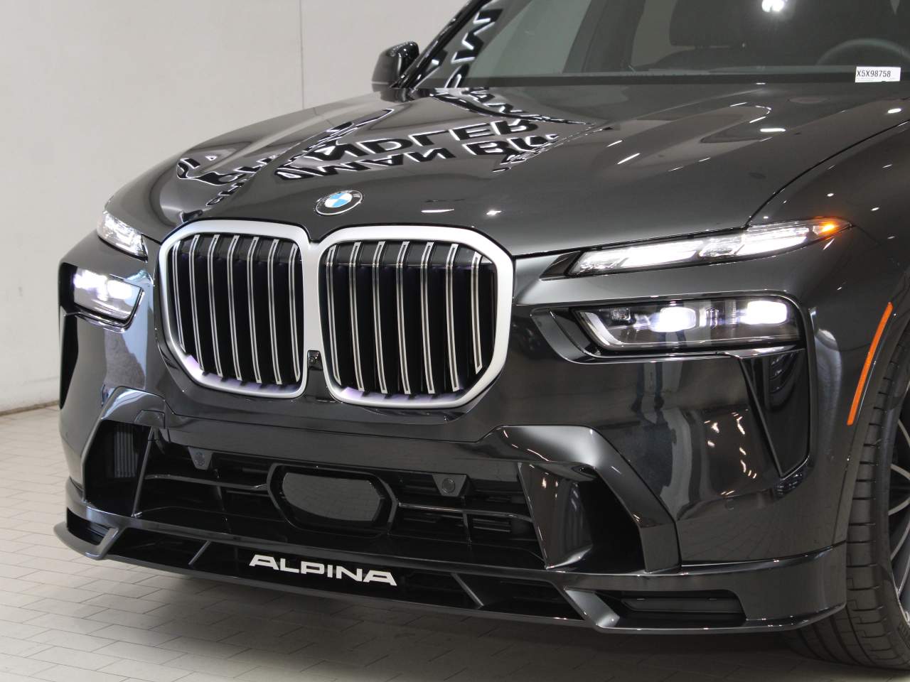 2025 BMW X7 ALPINA XB7