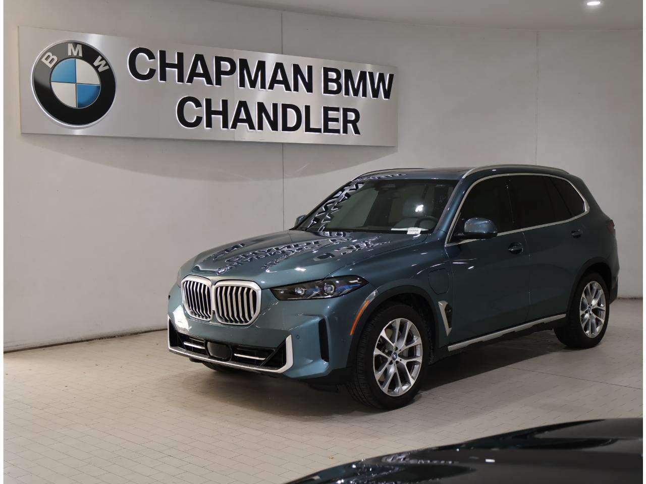 2024 BMW X5 xDrive50e's photo
