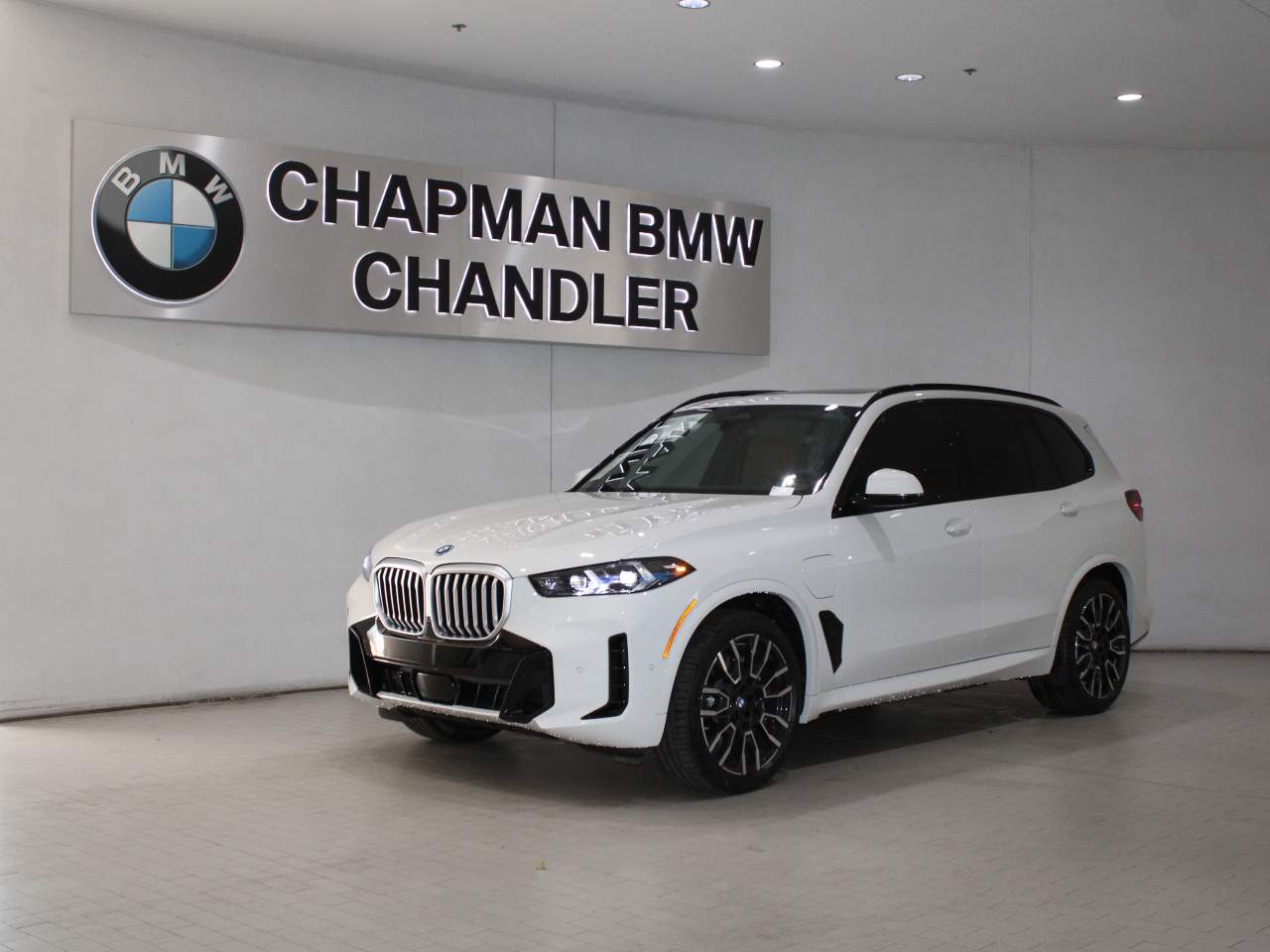 2026 BMW X5 xDrive50e's photo