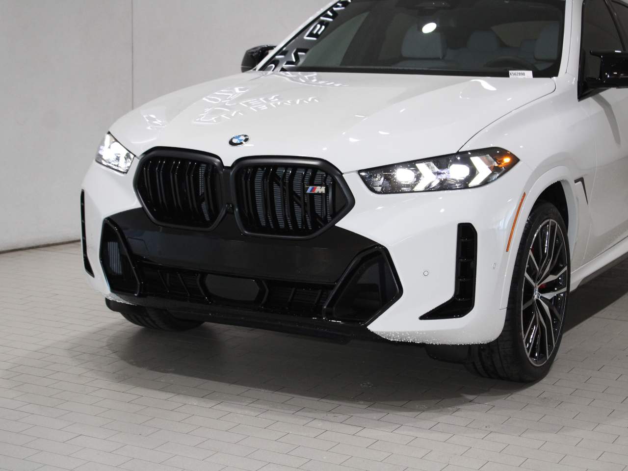 2026 BMW X6 M60i