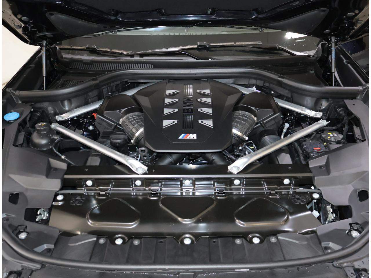 2027 BMW X6 M60i