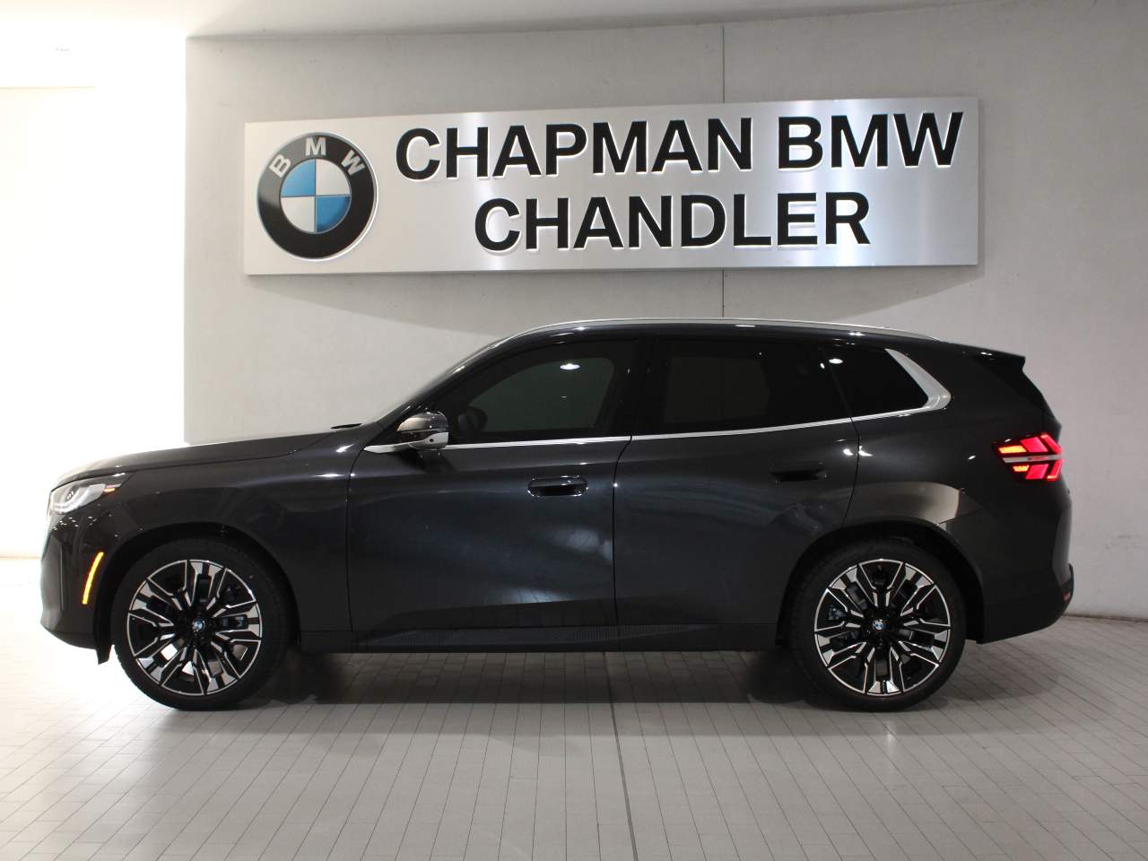 View vehicle photo 3