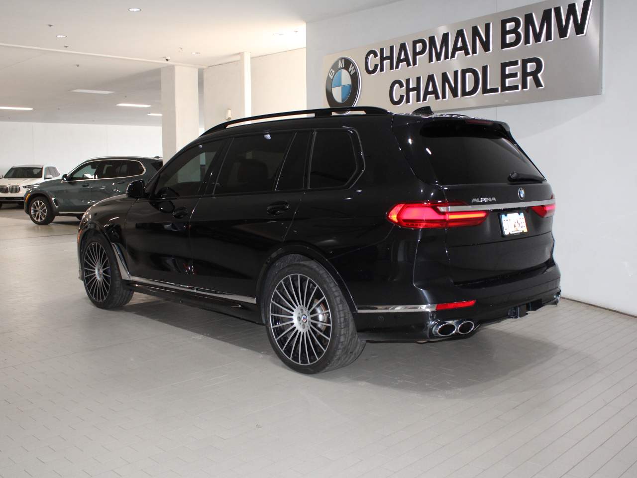 View vehicle photo 4