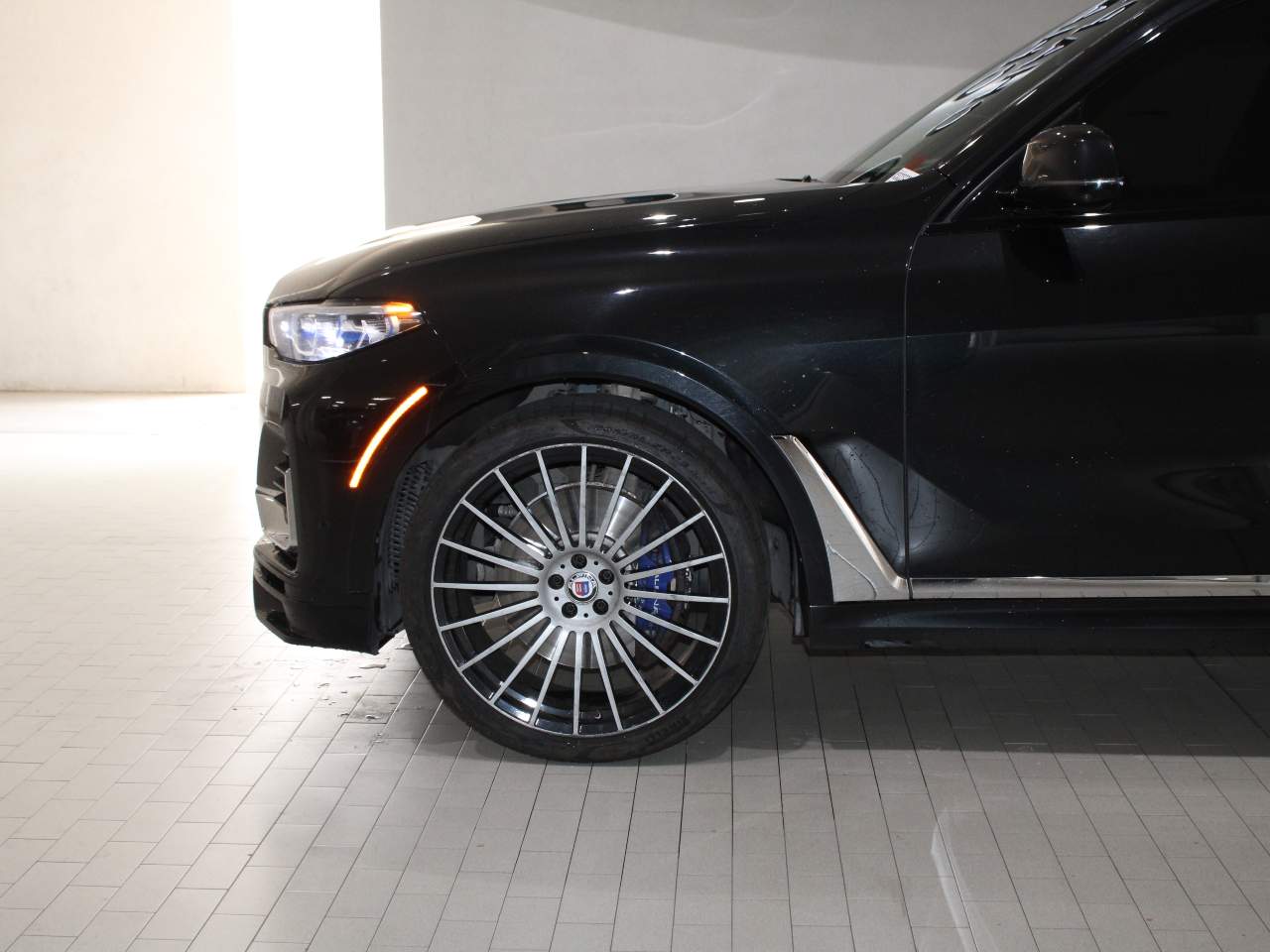 View vehicle photo 3