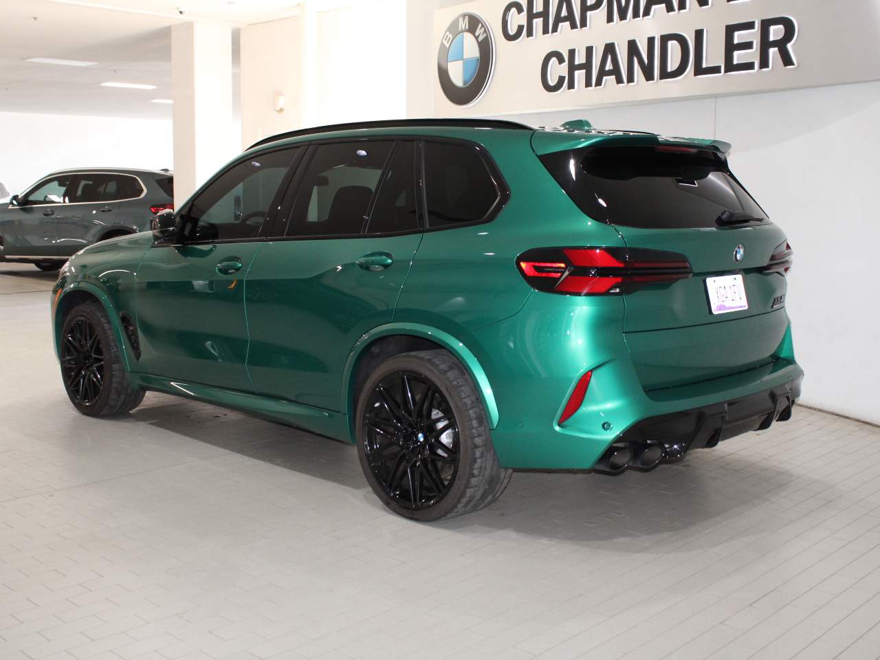 View vehicle photo 5