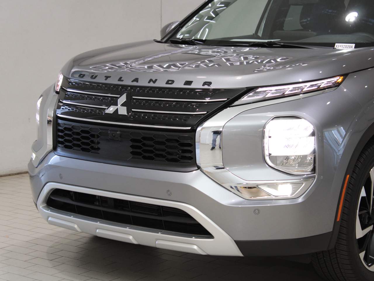 2023 Mitsubishi Outlander SE