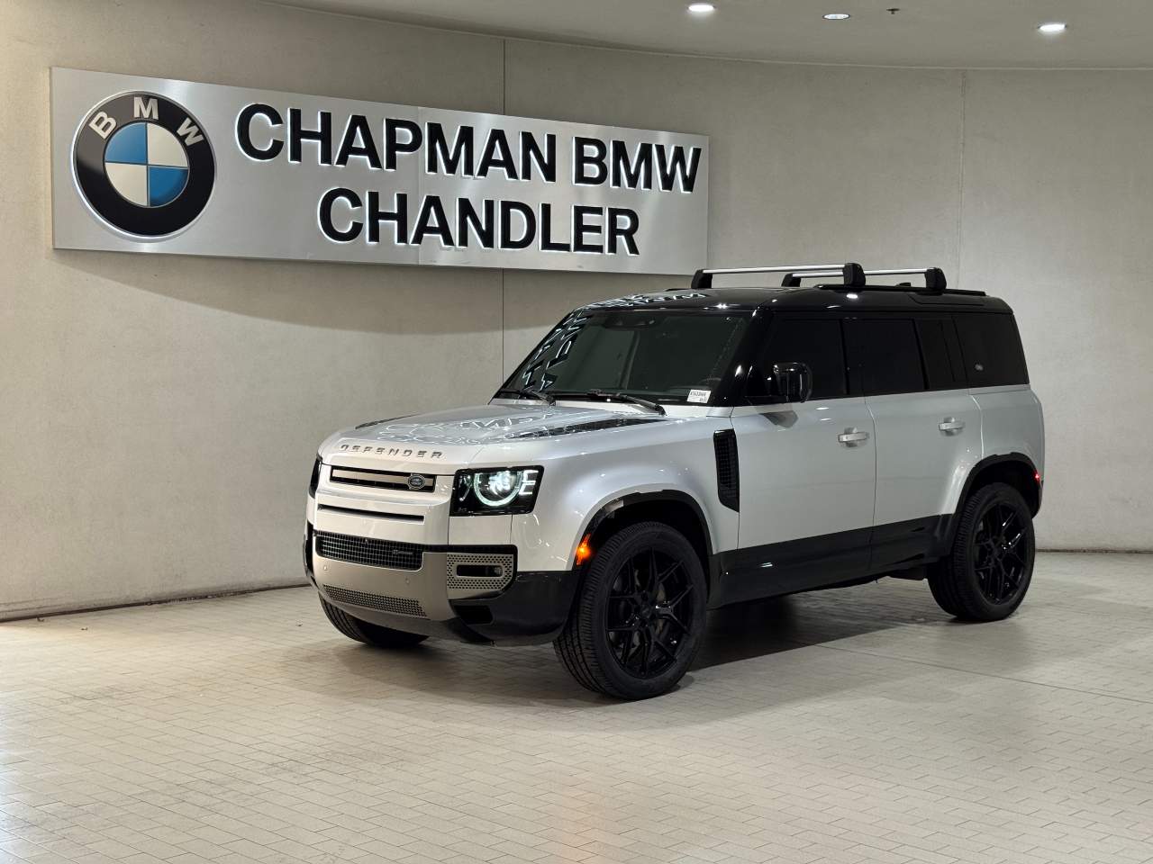 2022 Land Rover Defender X-Dynamic HSE's photo