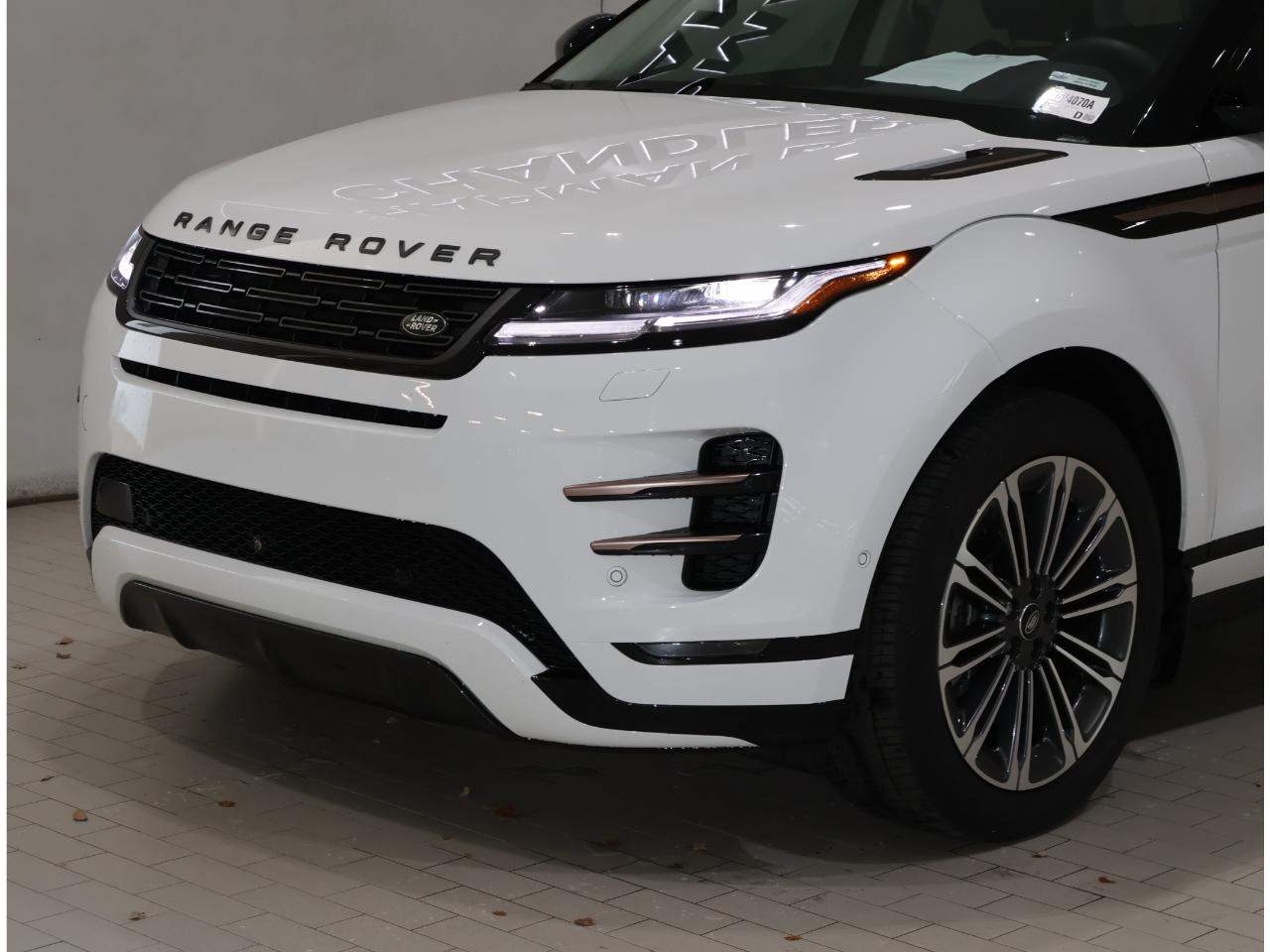 2025 Land Rover Range Rover Evoque P250 Dynamic SE