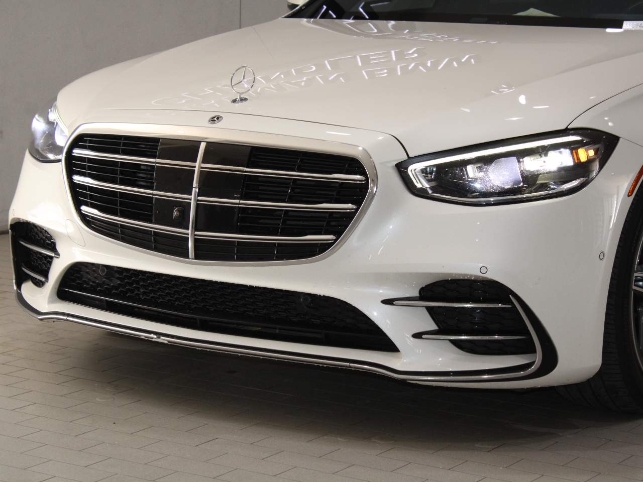 2023 Mercedes Benz S 580 4MATIC photo 3