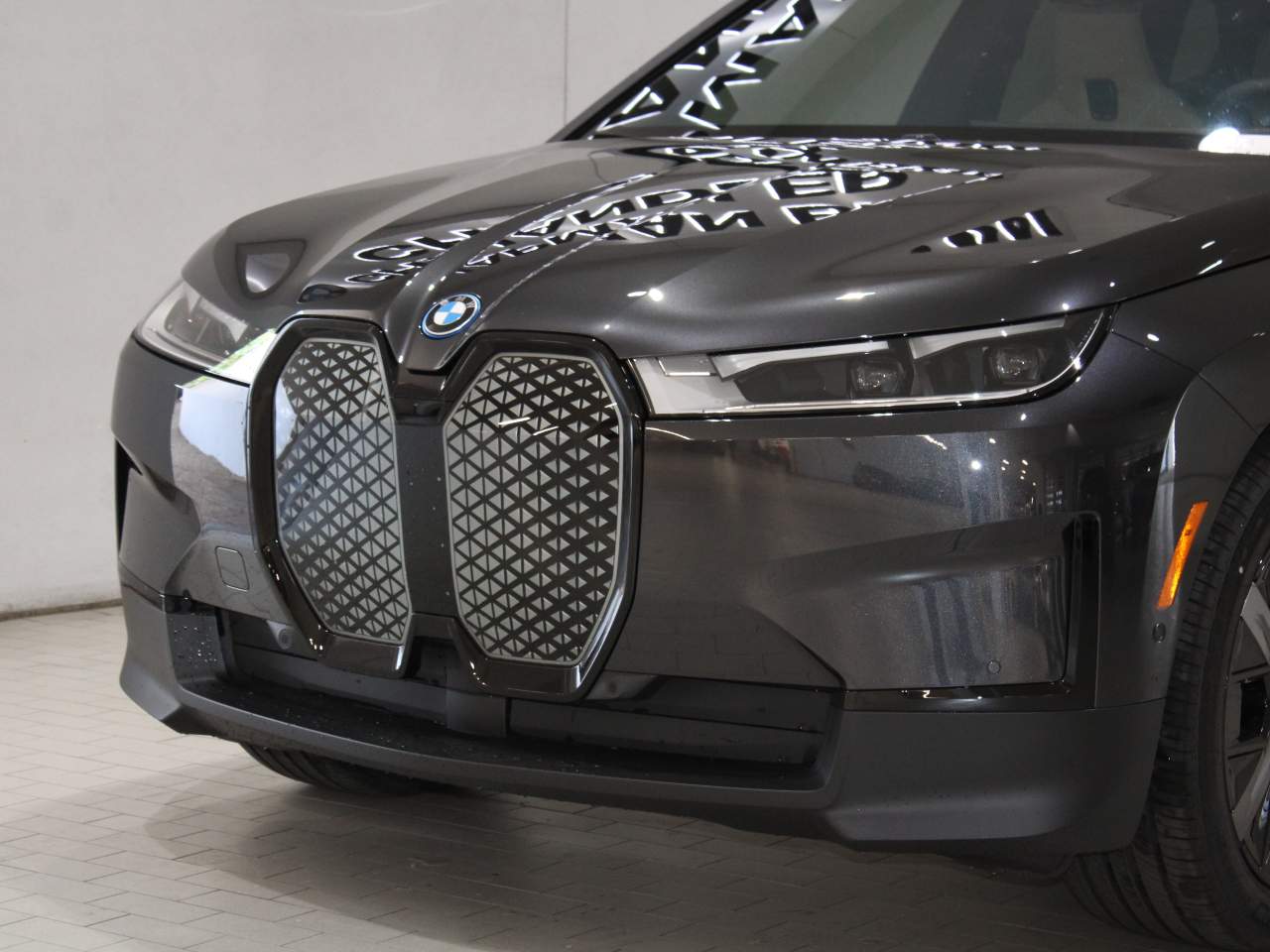 2025 BMW iX xDrive50
