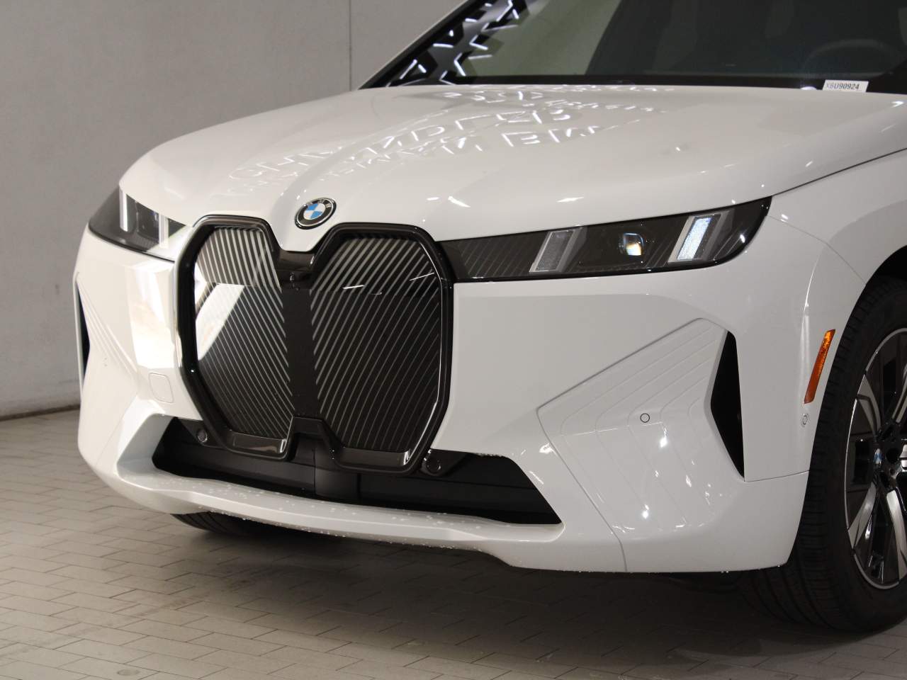 2026 BMW iX xDrive60
