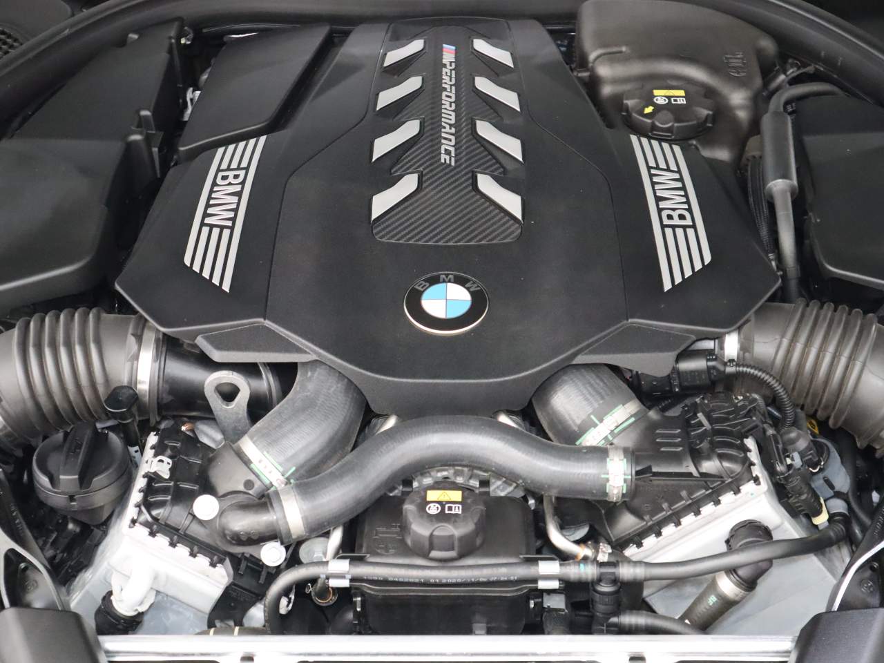2021 BMW 5-Series M550i xDrive