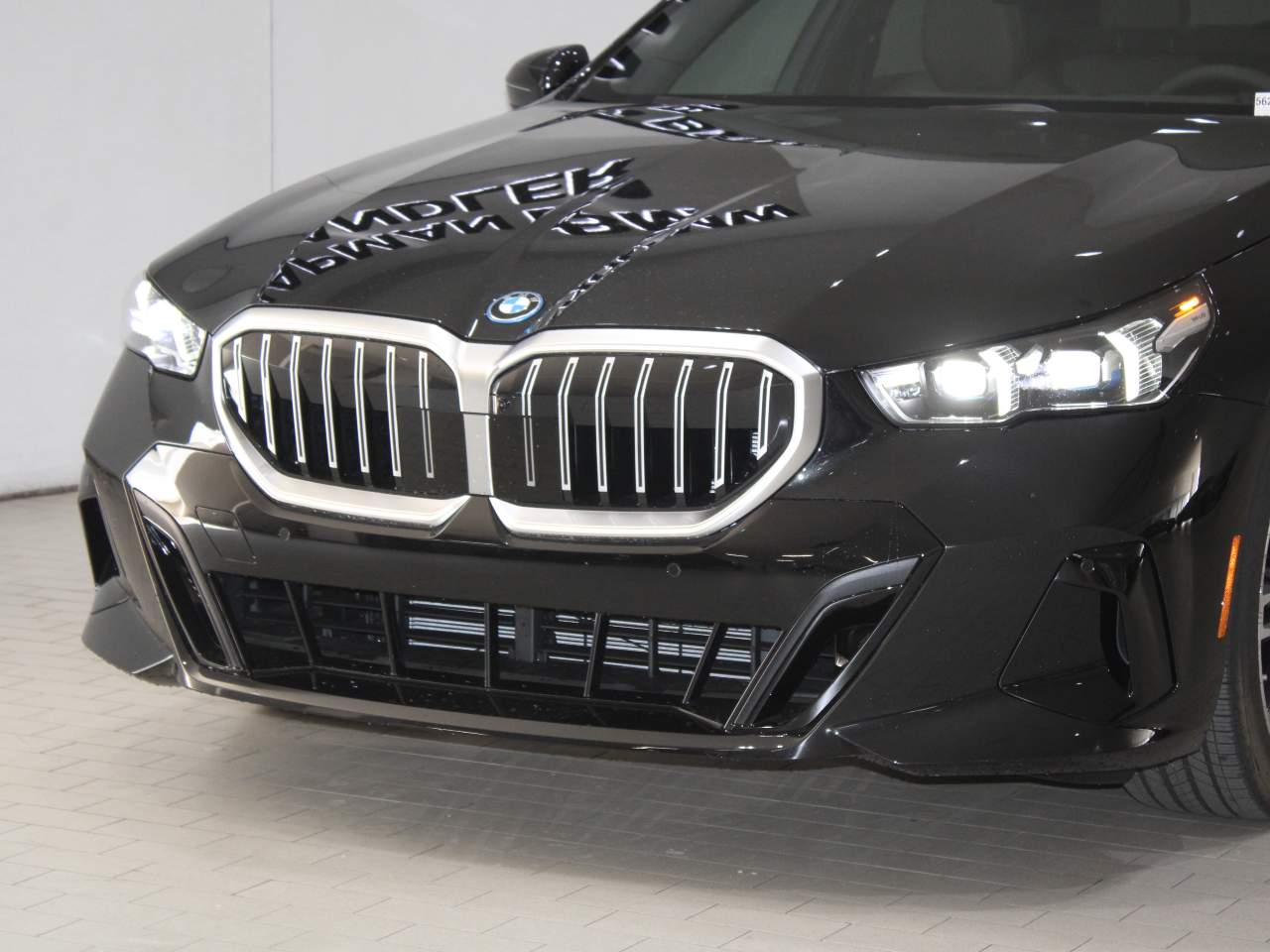 2026 BMW 5-Series 550e xDrive Sedan