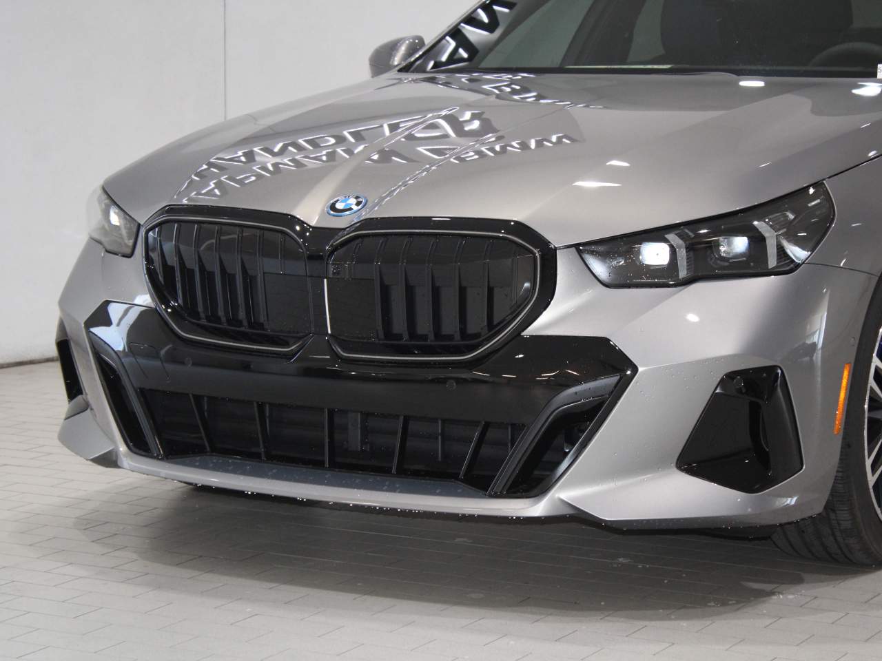 2026 BMW 5-Series 550e xDrive Sedan