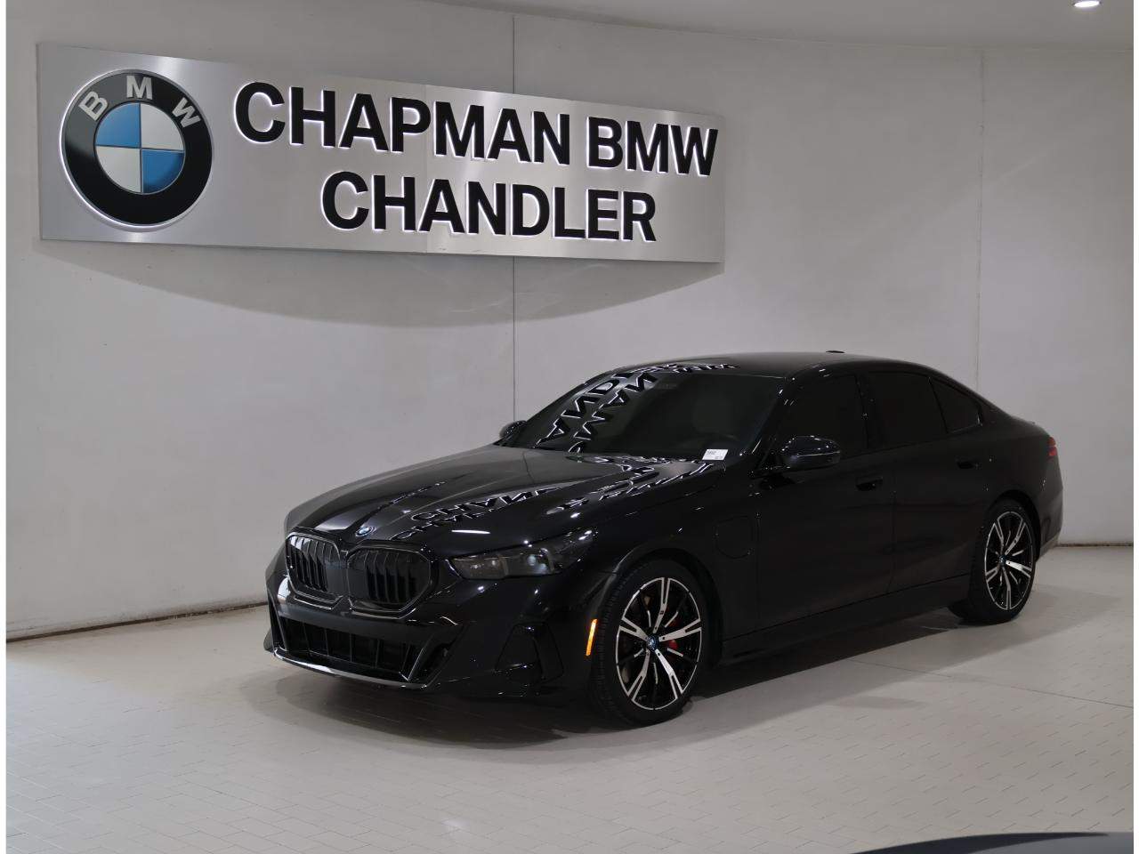 2025 BMW 5-Series 550e xDrive
