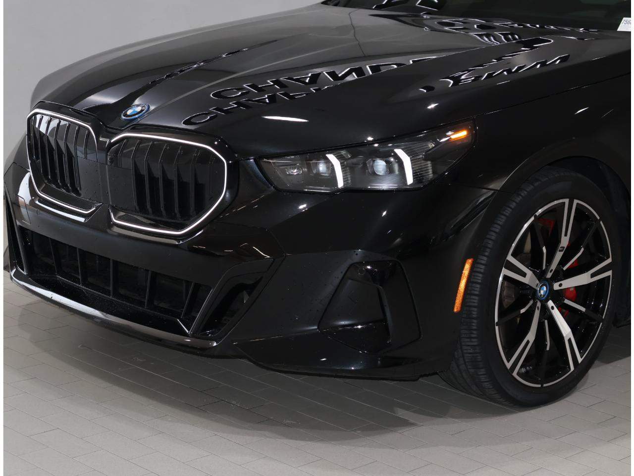 2025 BMW 5-Series 550e xDrive