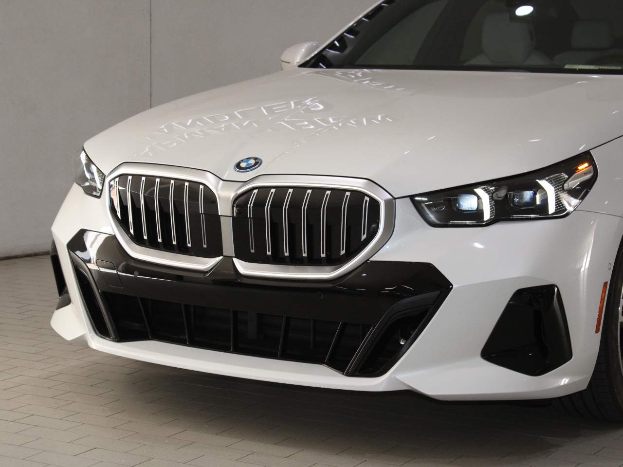 2026 BMW 5-Series 550e xDrive Sedan