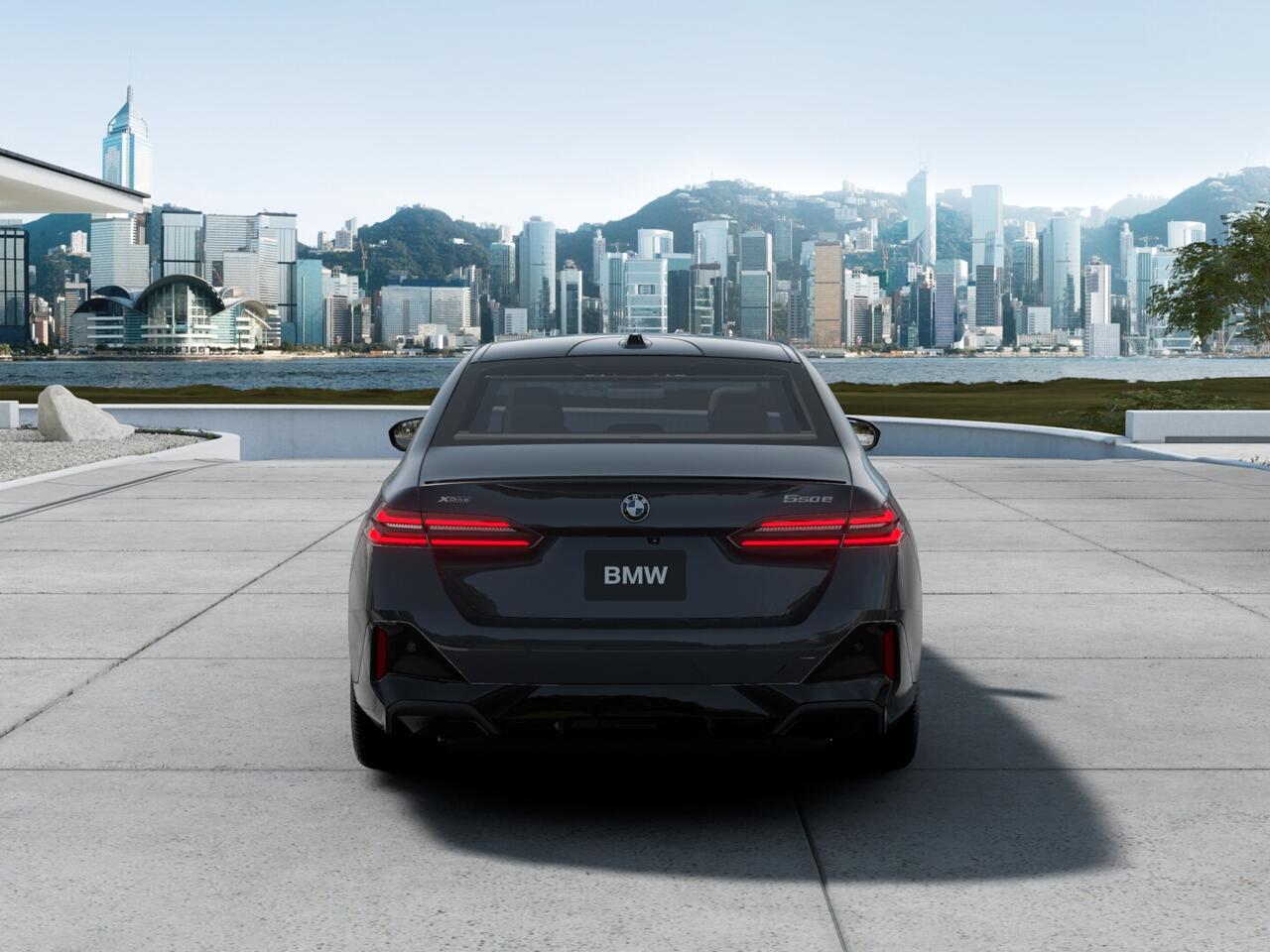 2026 BMW 5 Series 550e