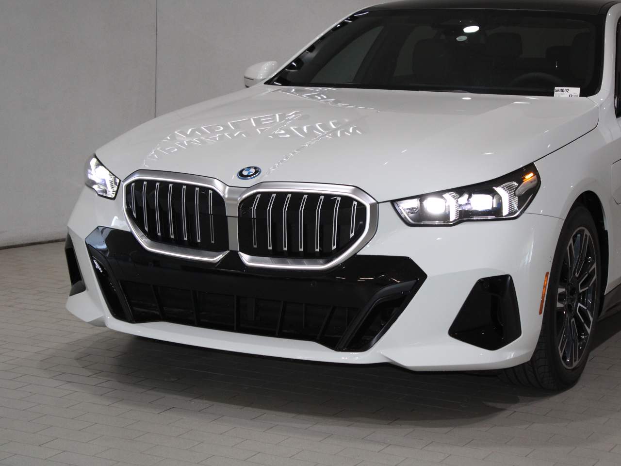 2026 BMW 5-Series 550e xDrive Sedan