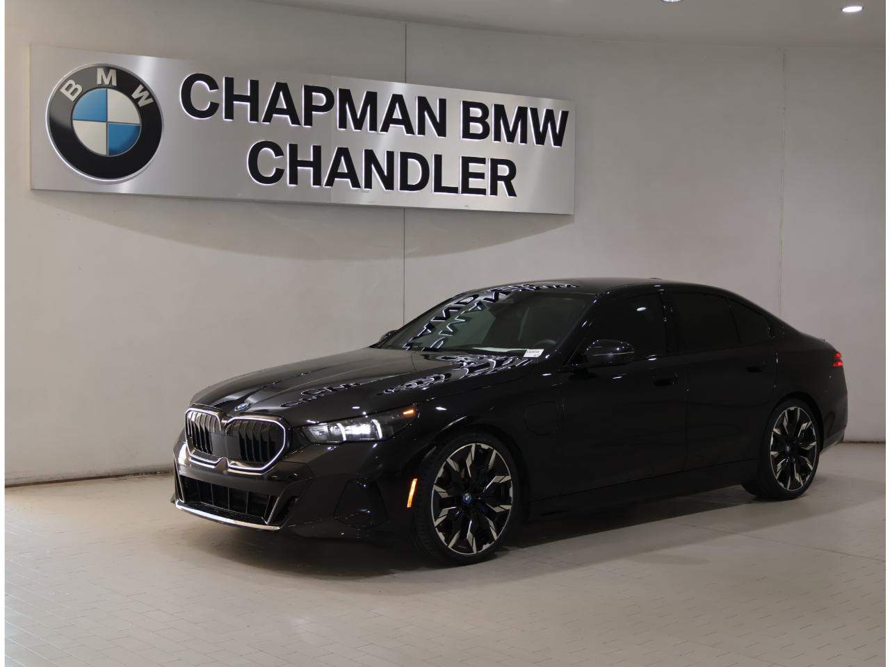 2025 BMW 5-Series 550e xDrive