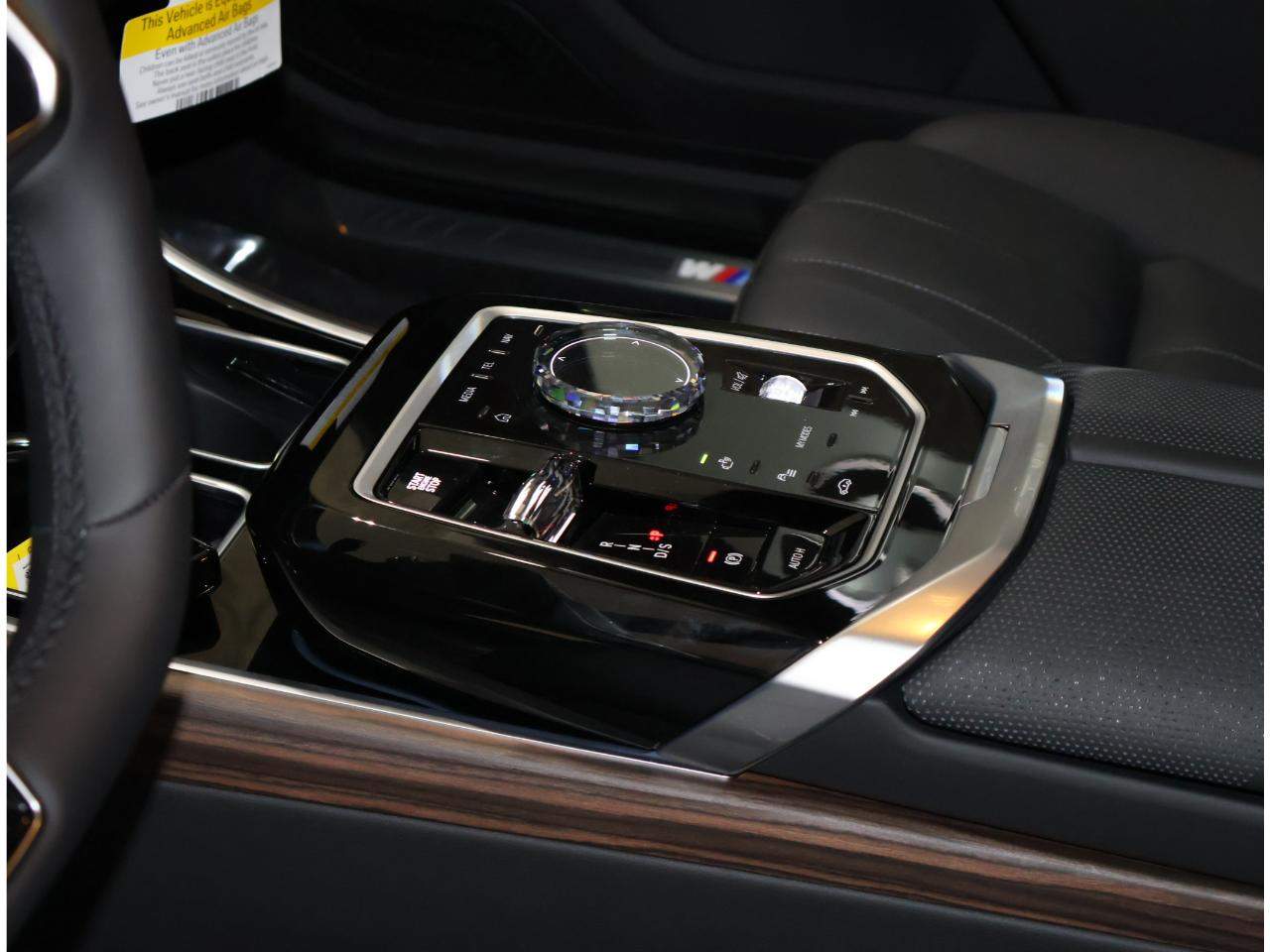 2026 BMW 7 Series 760i - Photo 12
