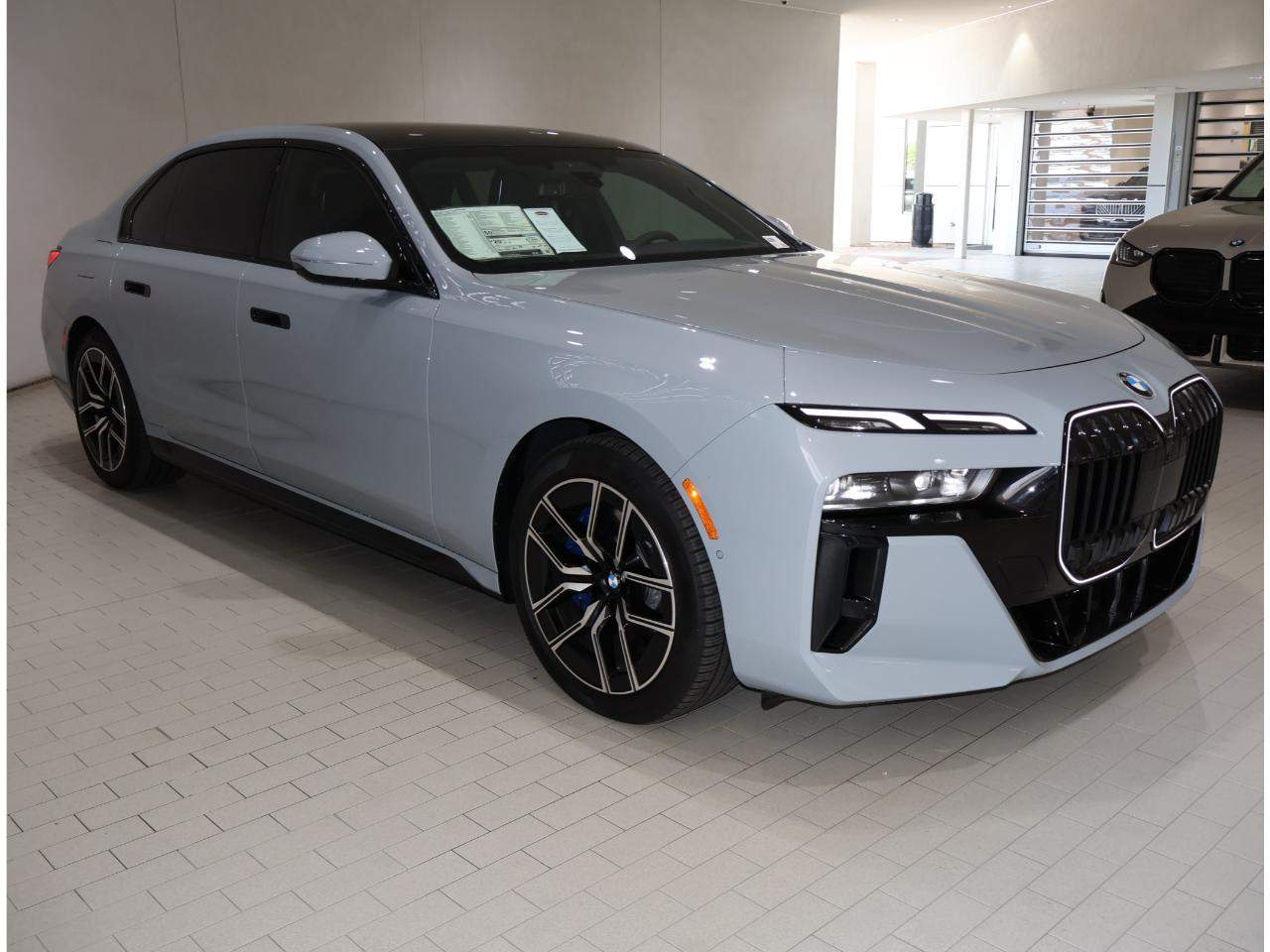 2026 BMW 7 Series 760i - Photo 8