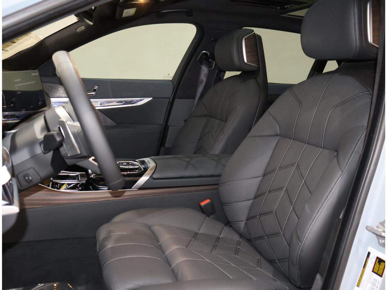 2026 BMW 7 Series 760i - Photo 13