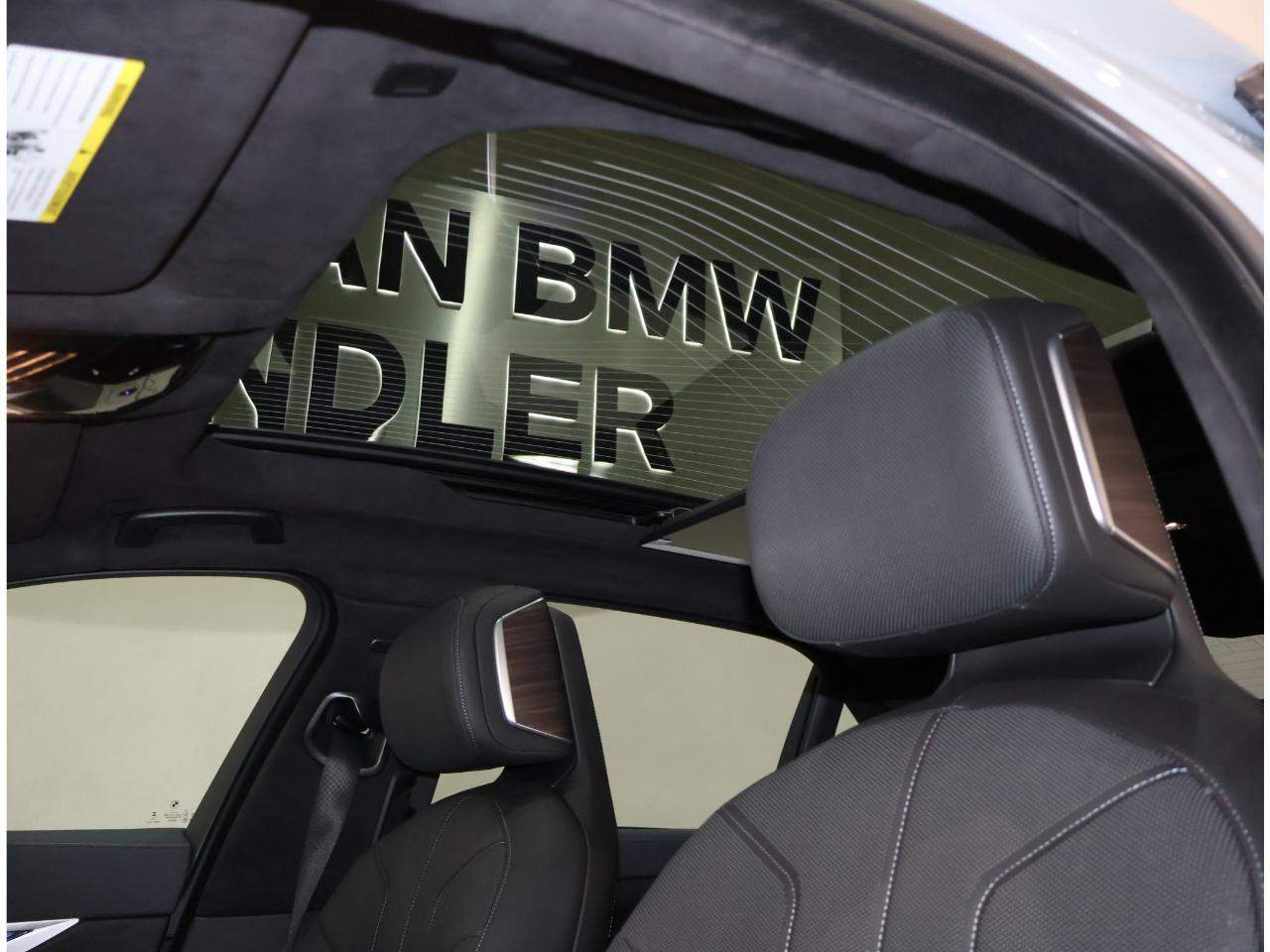 2026 BMW 7 Series 760i - Photo 15