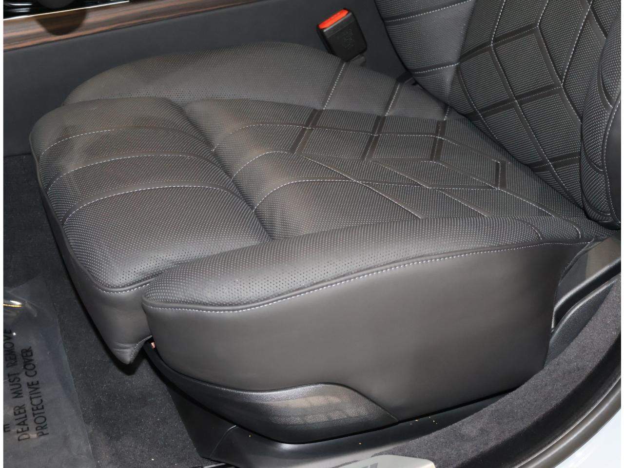 2026 BMW 7 Series 760i - Photo 14