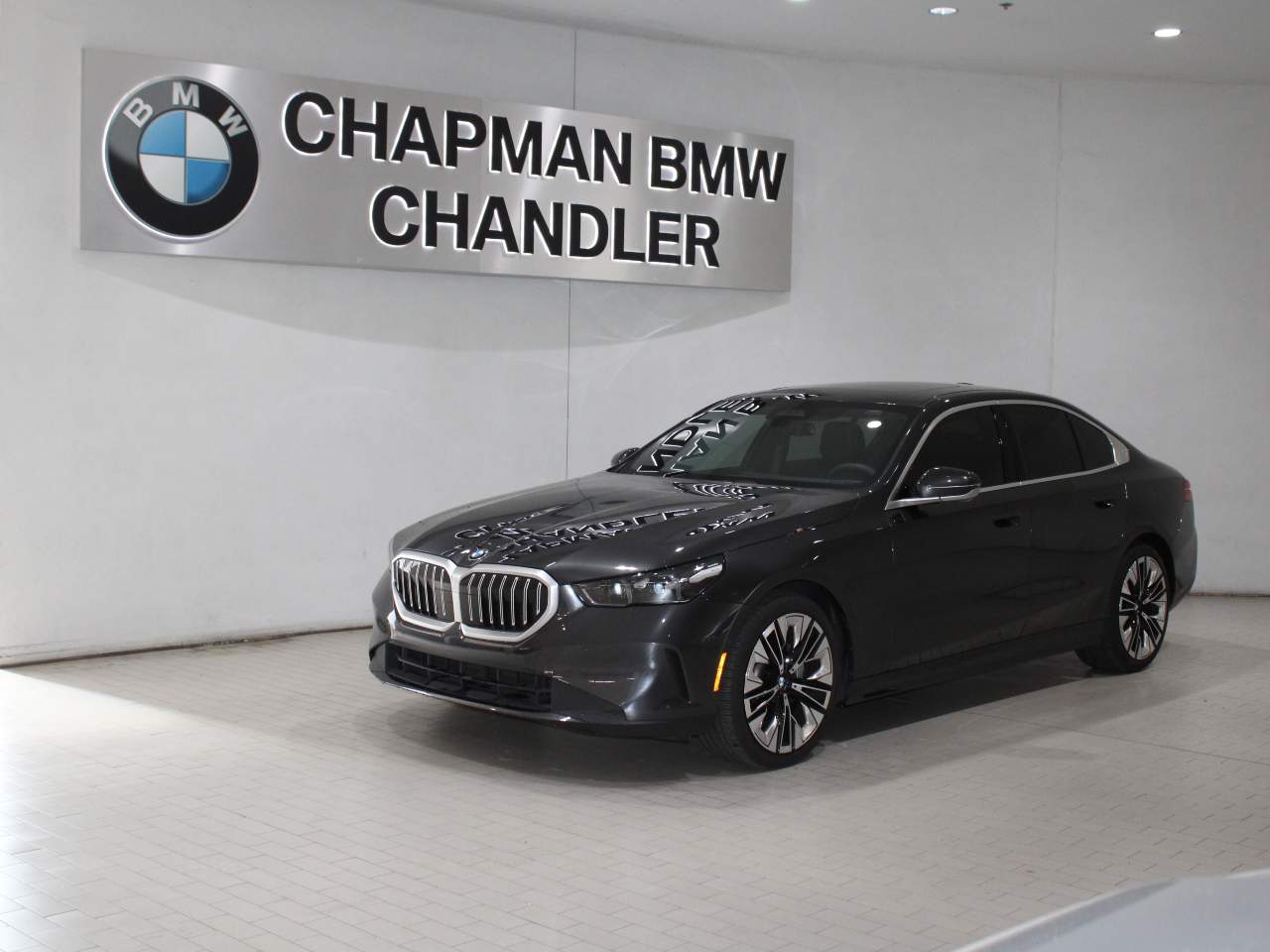 2025 BMW 5-Series 530i