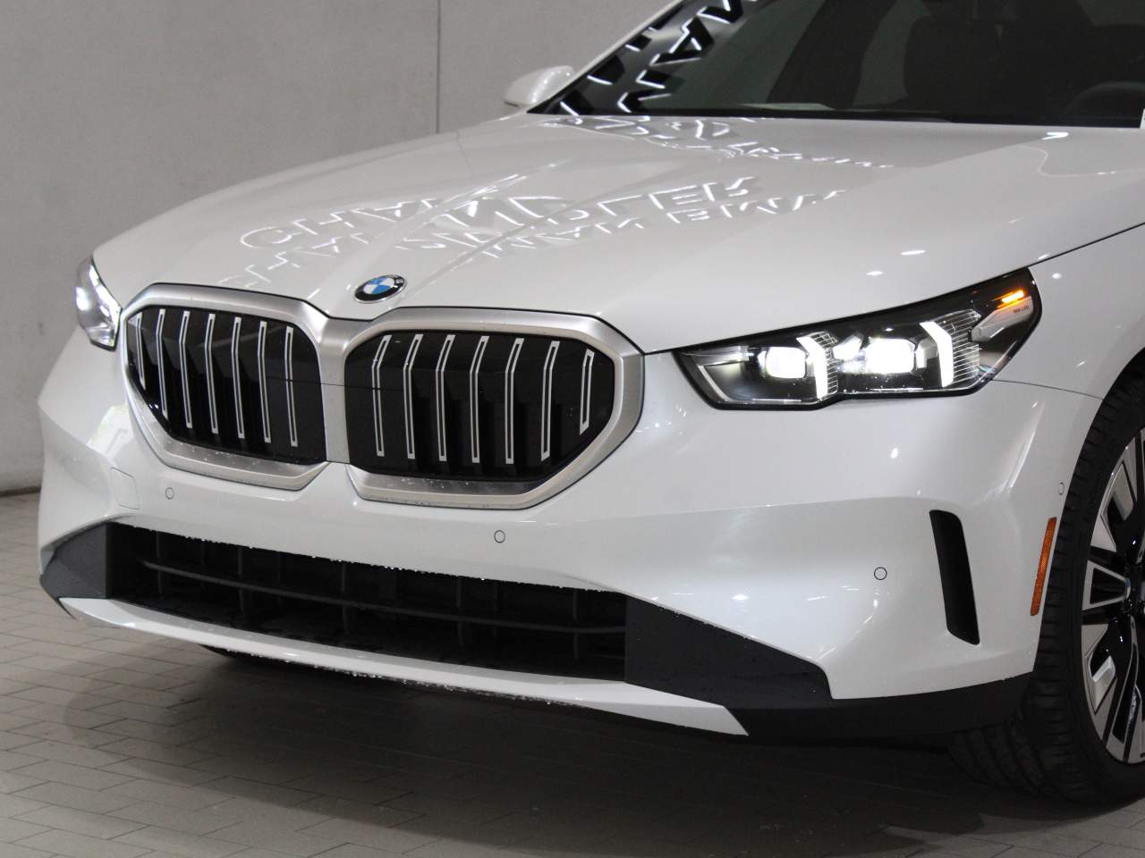 2025 BMW 5-Series 530i Sedan