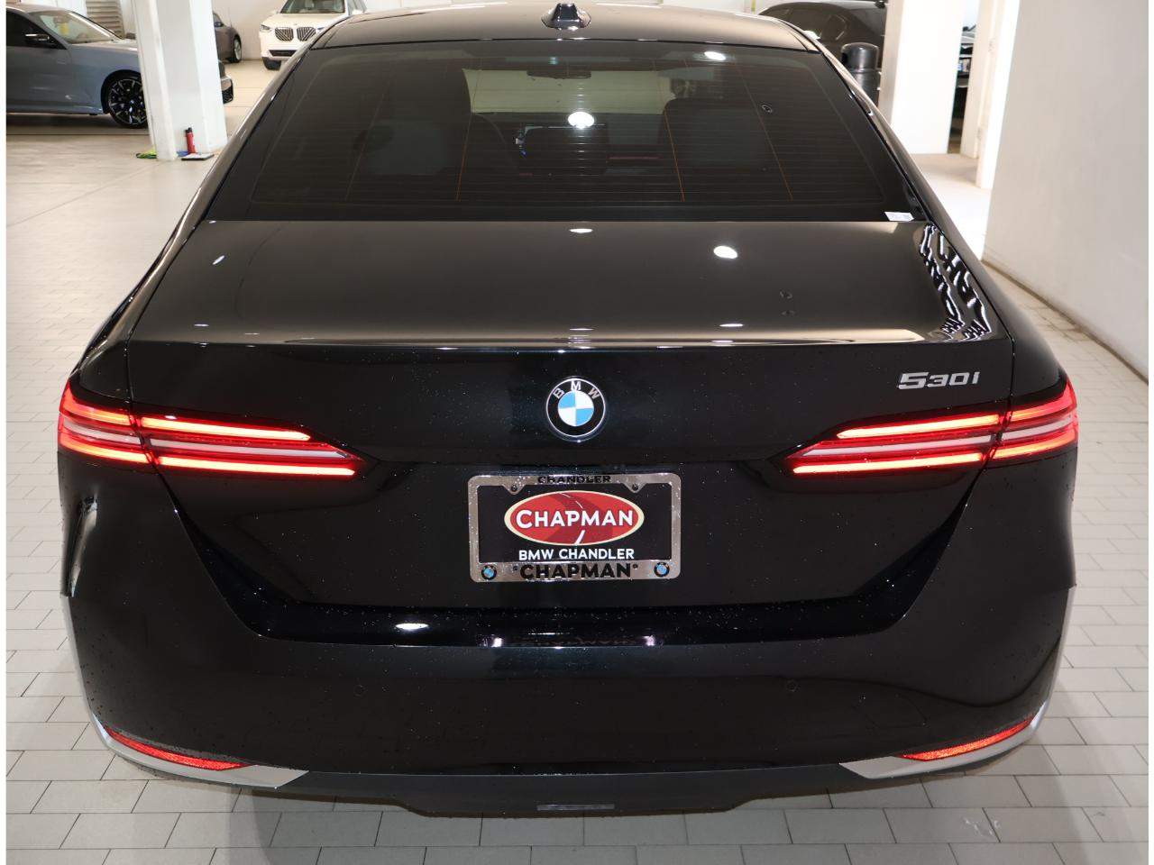 2025 BMW 5 Series 530i - Photo 6