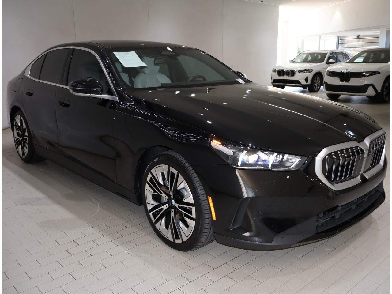 2025 BMW 5 Series 530i - Photo 8