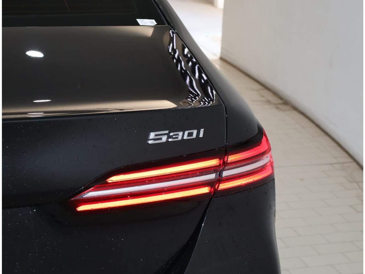 2025 BMW 5 Series 530i - Photo 7