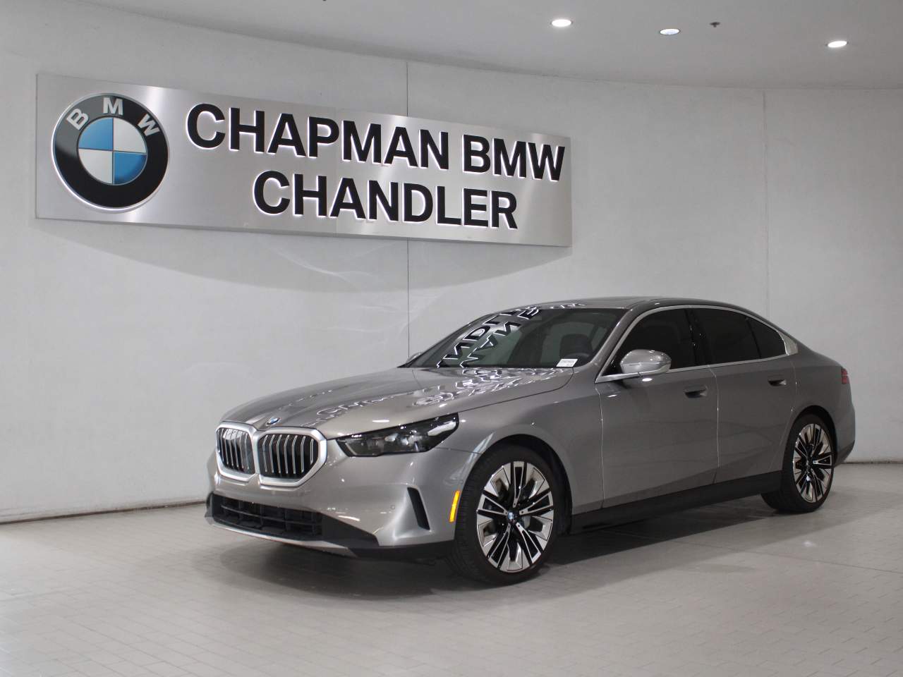 2025 BMW 5-Series 530i