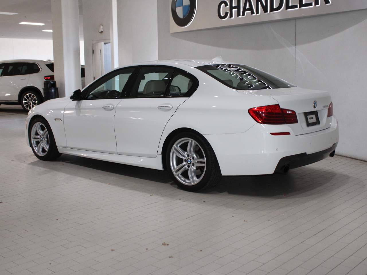 View vehicle photo 5