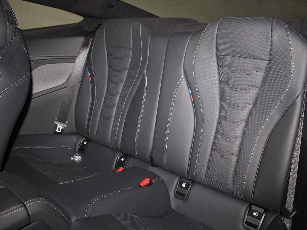 2025 BMW 8 Series 840i - Photo 15