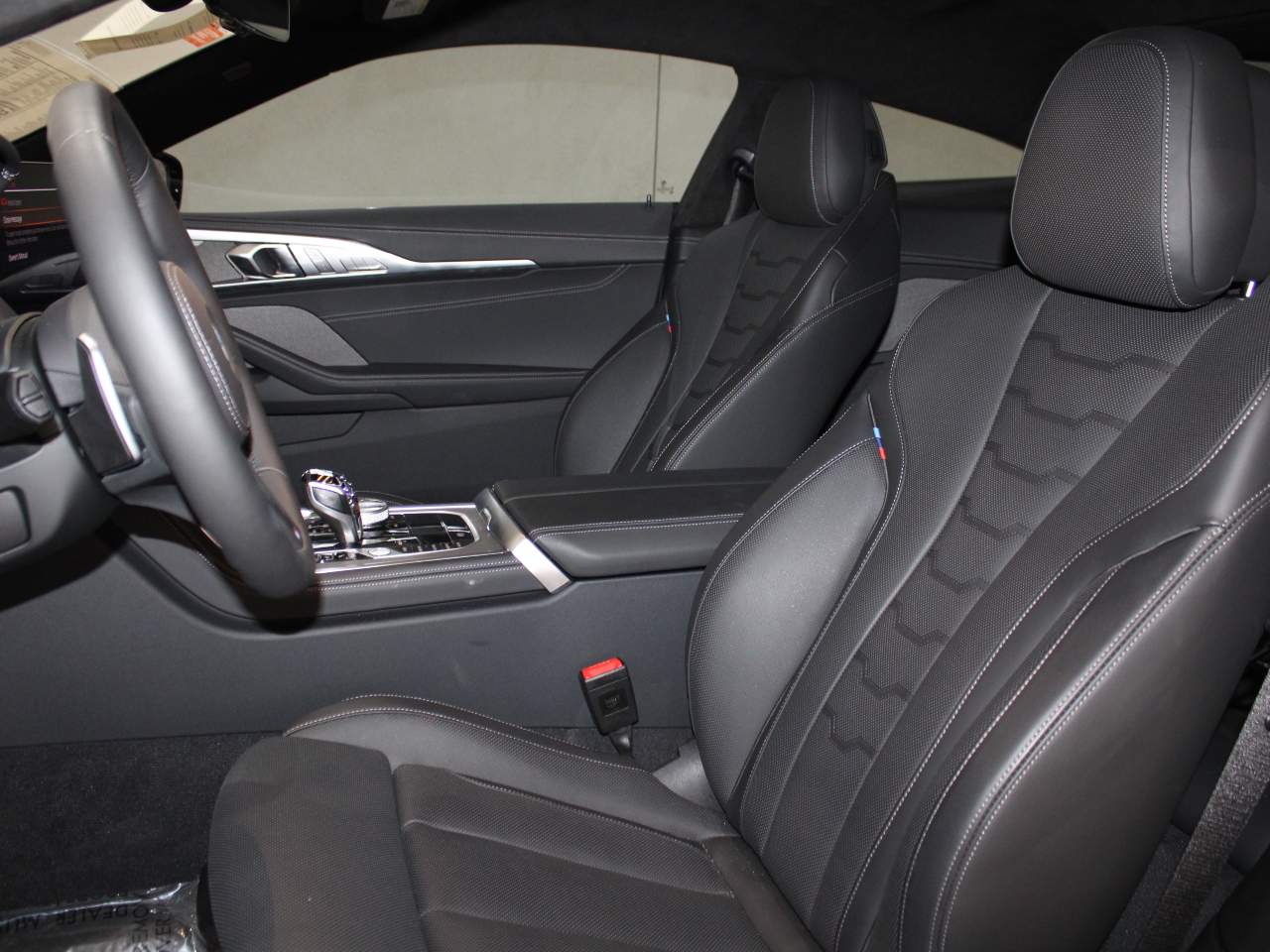 2025 BMW 8 Series 840i - Photo 13