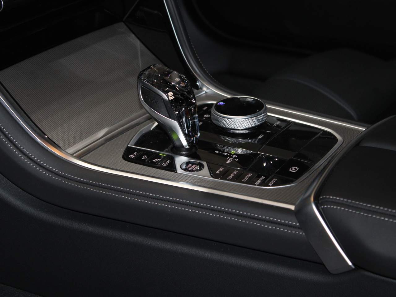 2025 BMW 8 Series 840i - Photo 12