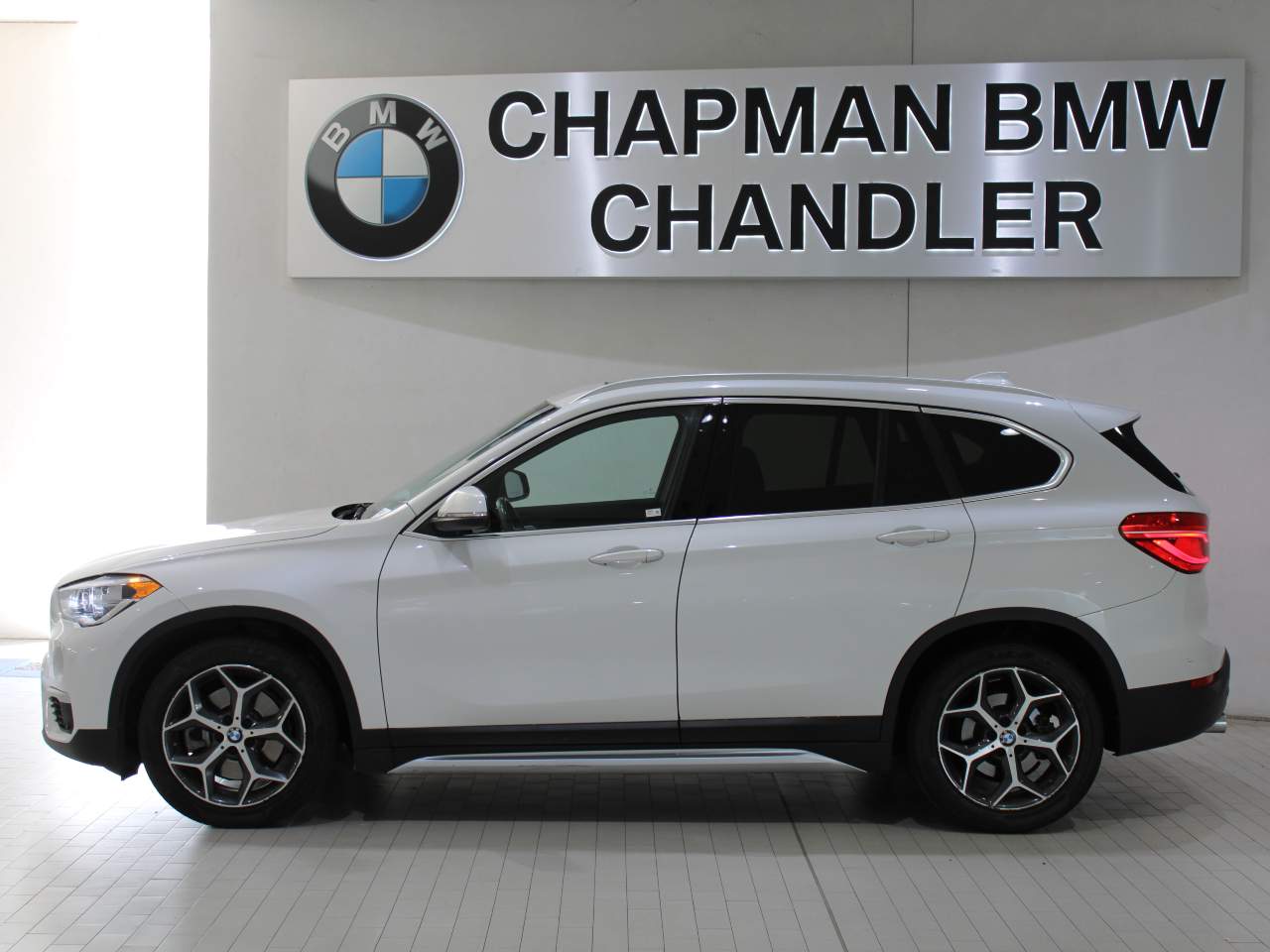 Used 2019 BMW X1 28i with VIN WBXHU7C5XK5L11662 for sale in Chandler, AZ