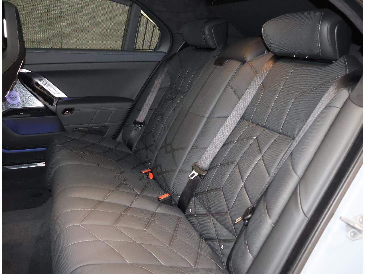 2026 BMW i7 M70 - Photo 18