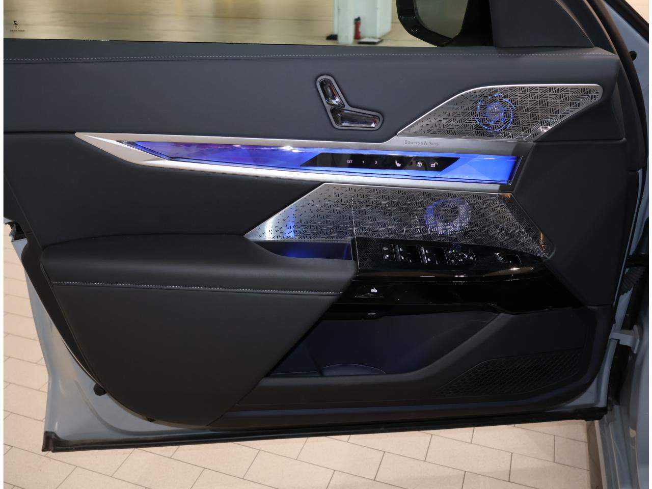 2026 BMW i7 M70 - Photo 11