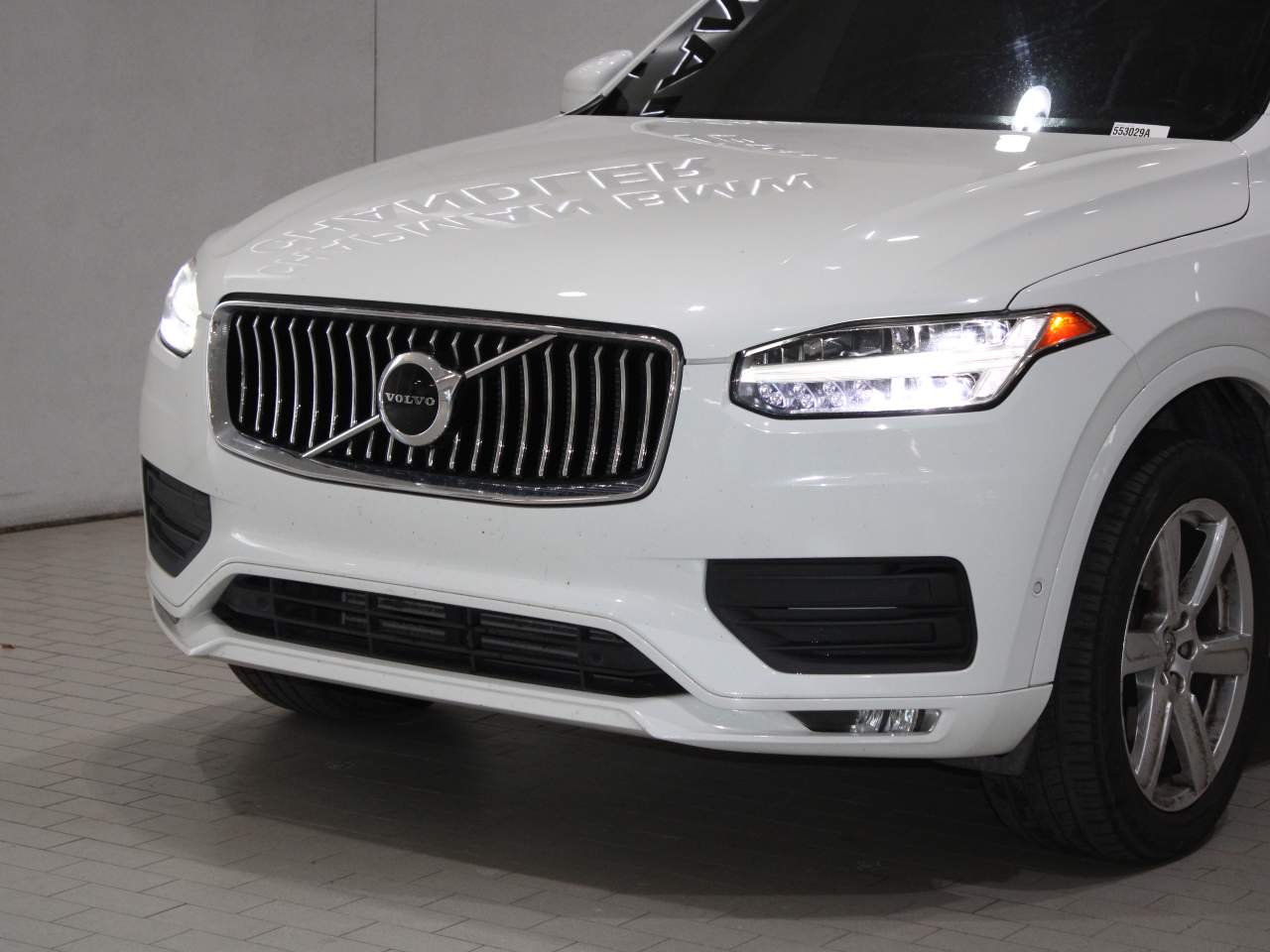 2020 Volvo XC90 T6 Momentum photo 3