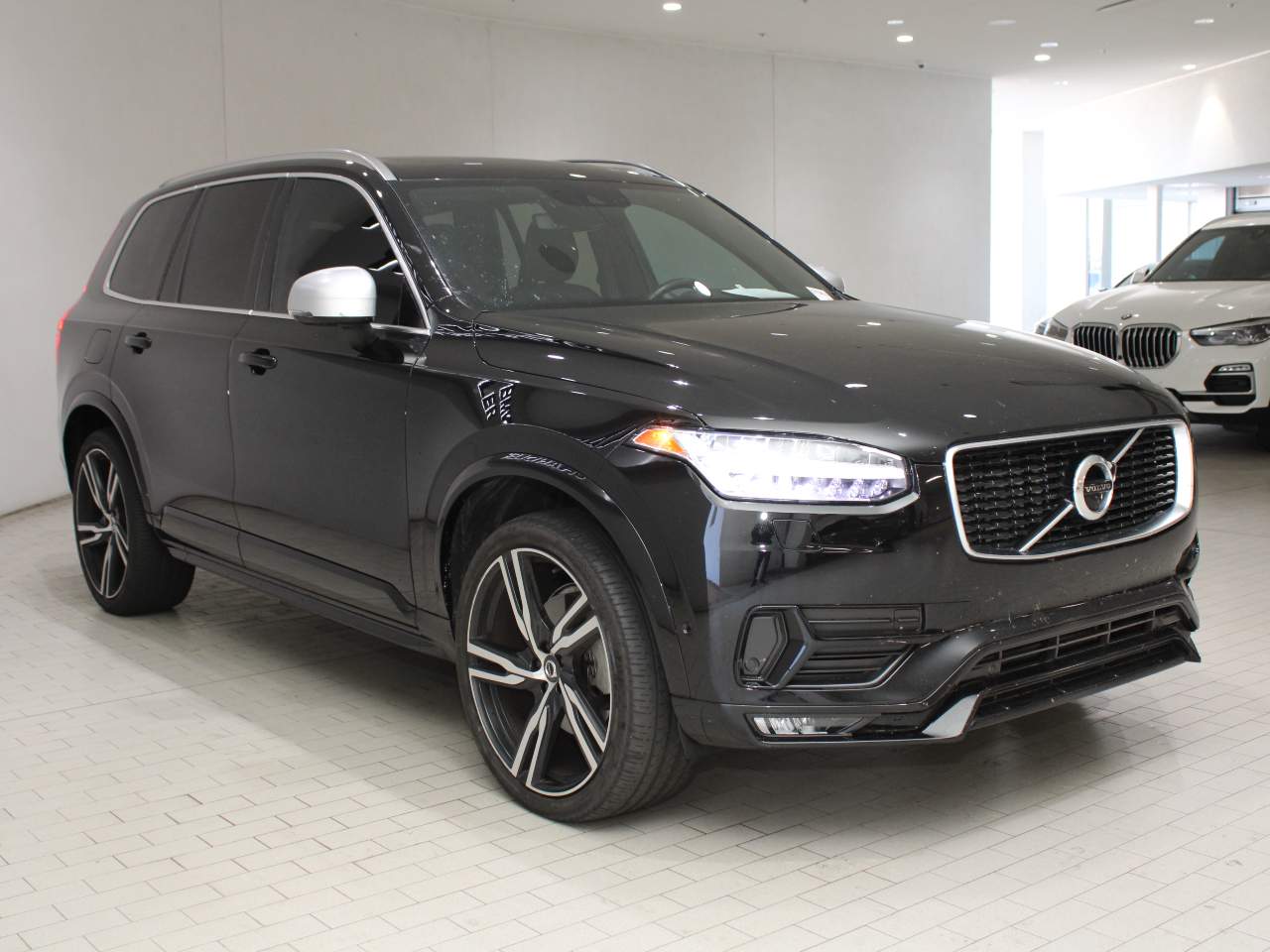 2019 Volvo XC90 R-Design photo 8