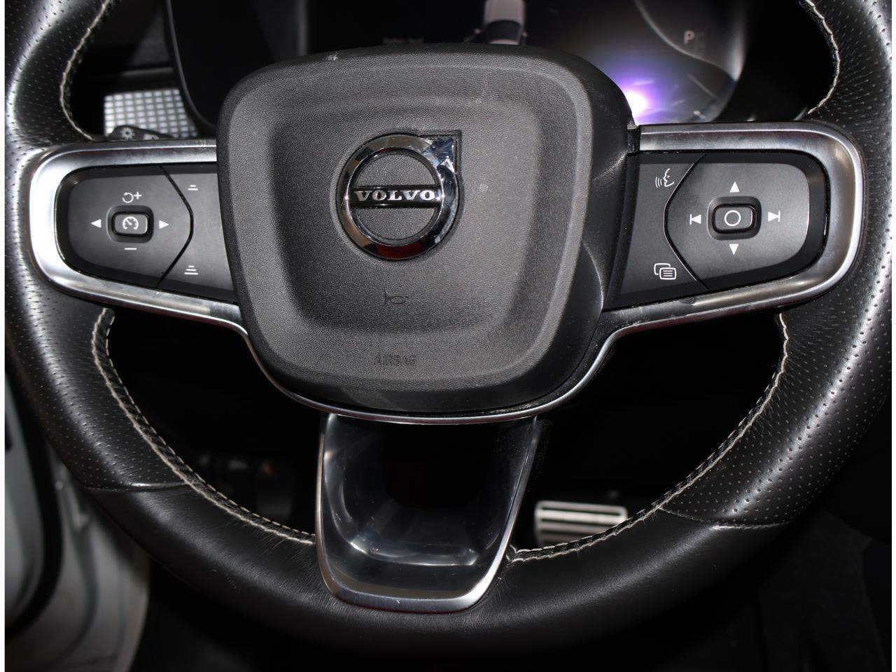 2021 Volvo XC40 Recharge Pure Electric P8