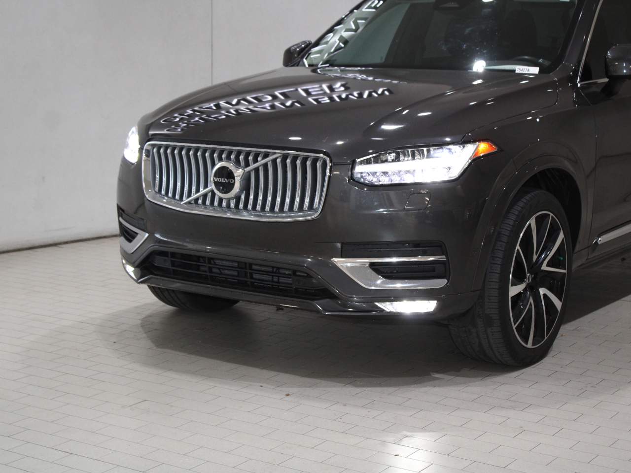 View vehicle photo 2