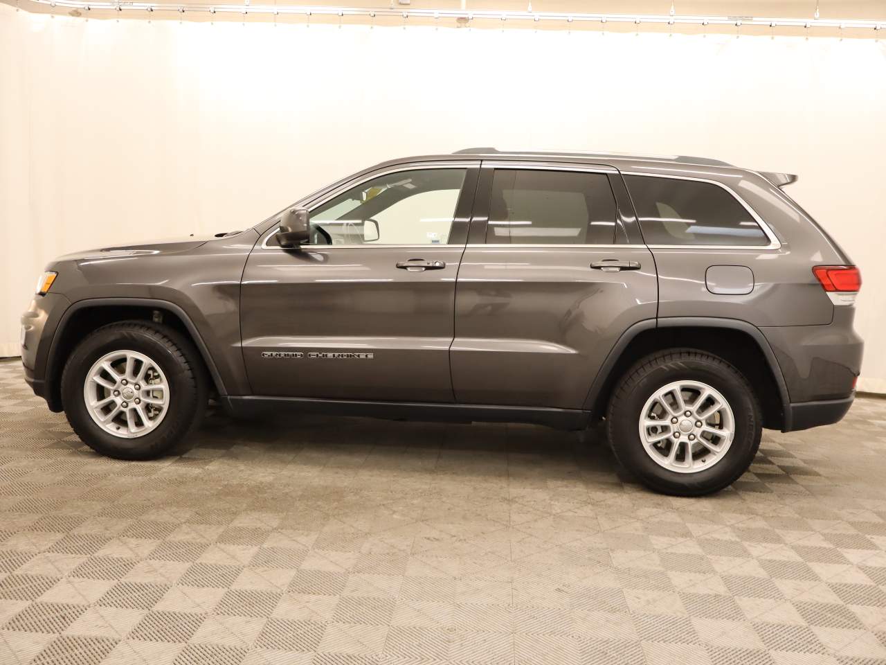 2020 Jeep Grand Cherokee Laredo E